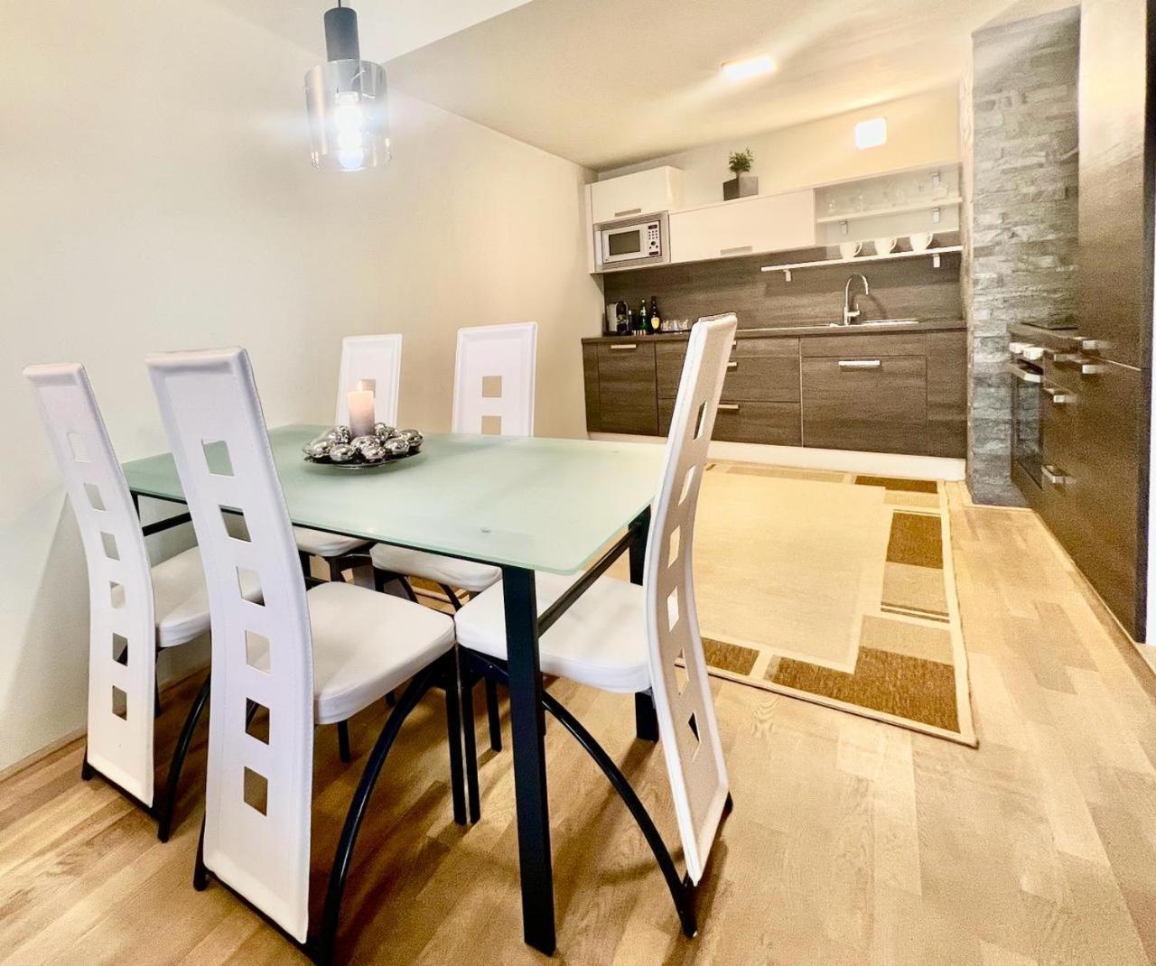 Luxury Apartment In Prague And Free Parking Ngoại thất bức ảnh